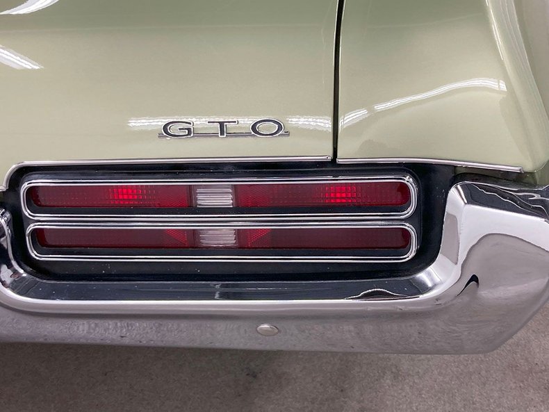 1969 Pontiac GTO 22