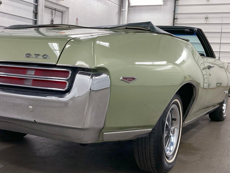 1969 Pontiac GTO 21
