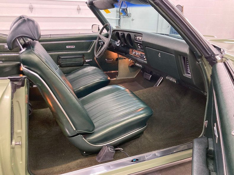 1969 Pontiac GTO 38