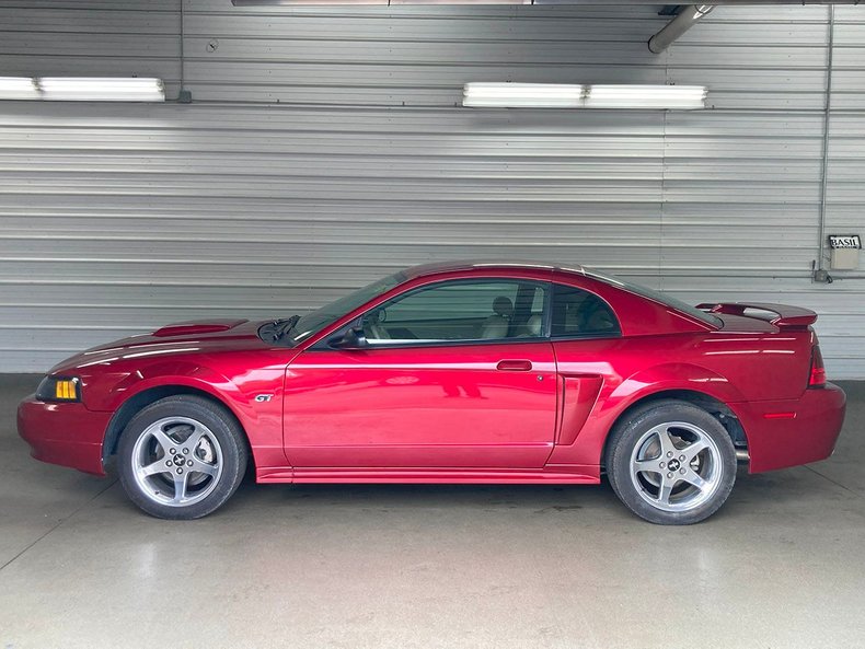 2003 Ford Mustang 35