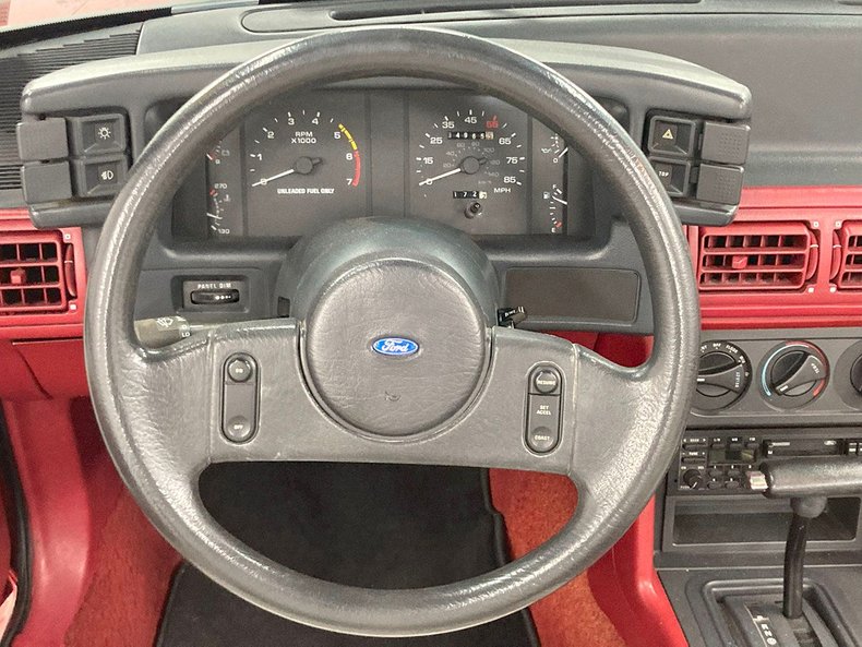 1989 Ford Mustang 30