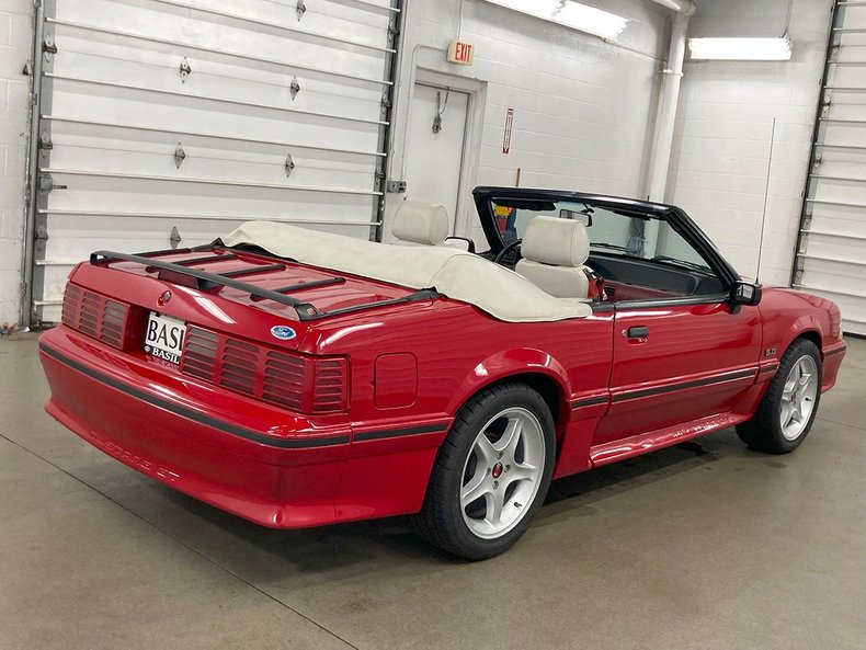 1989 Ford Mustang 44