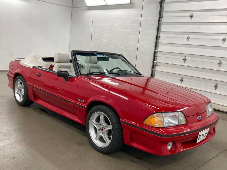 1989 Ford Mustang 48