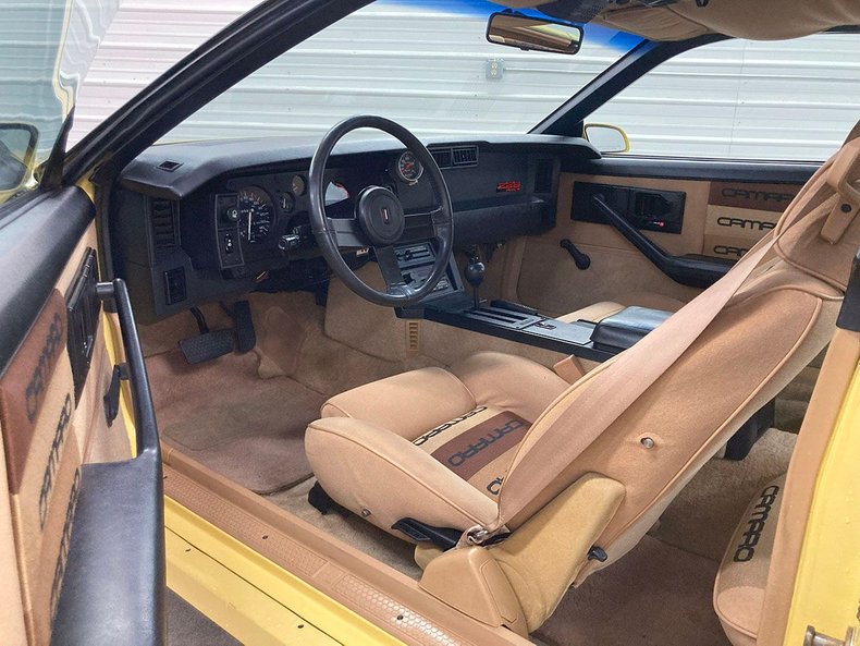 1985 Chevrolet Camaro 24