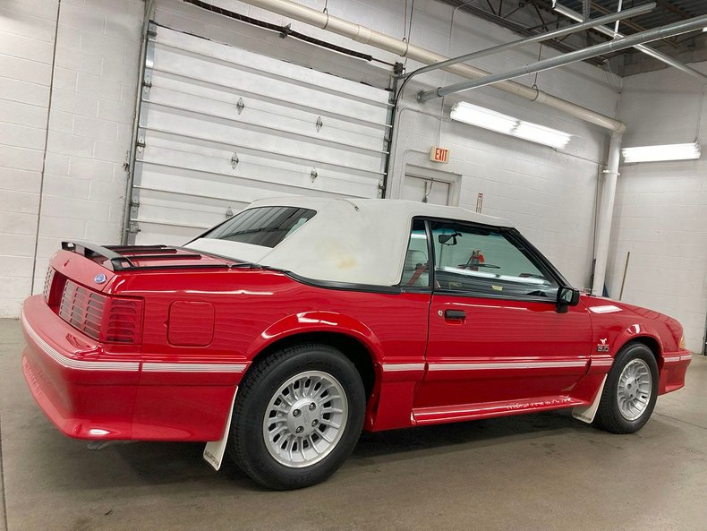 1990 Ford Mustang 6