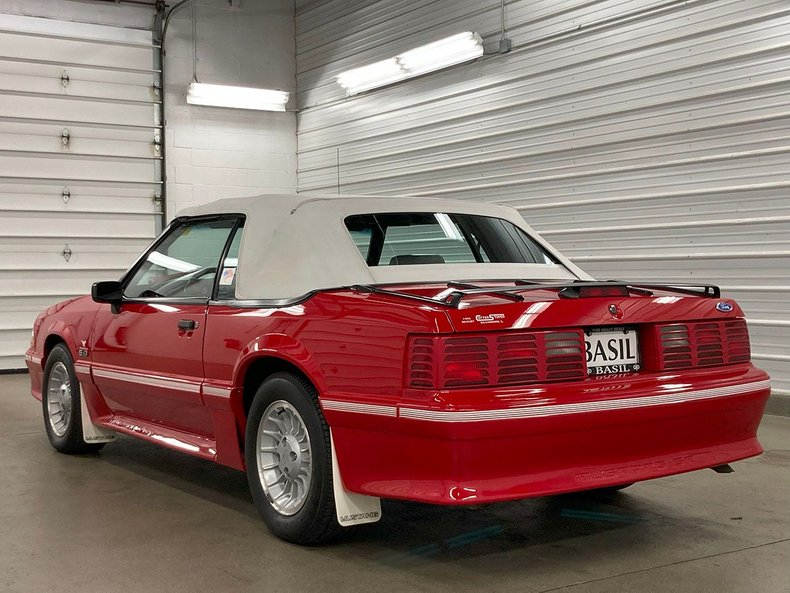 1990 Ford Mustang 9