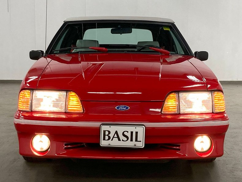 1990 Ford Mustang 19