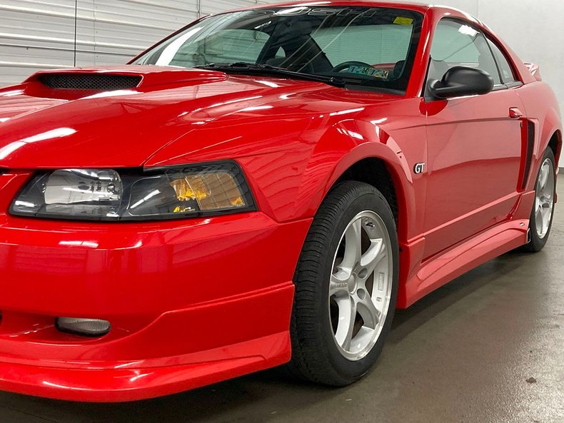 2001 Ford Mustang 17