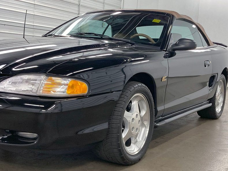 1995 Ford Mustang 13
