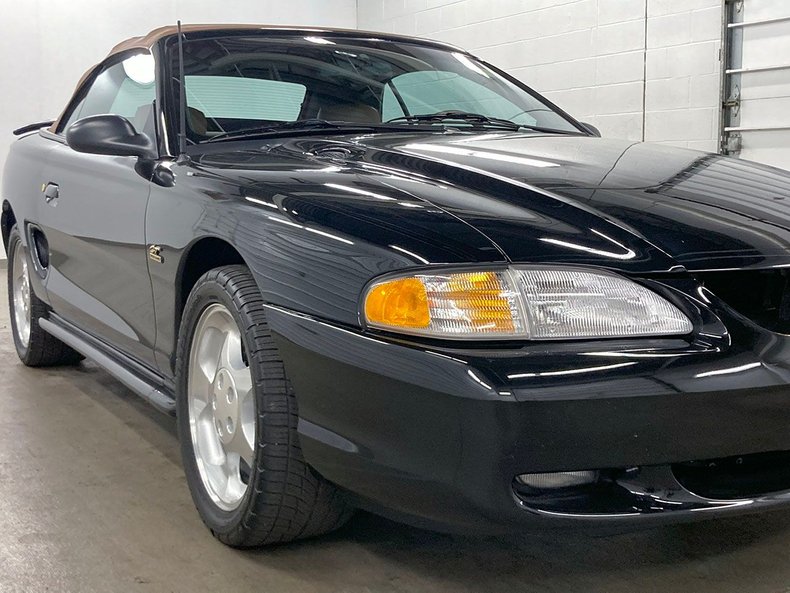 1995 Ford Mustang 11