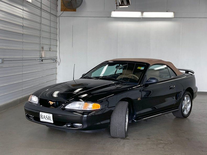 1995 Ford Mustang 64