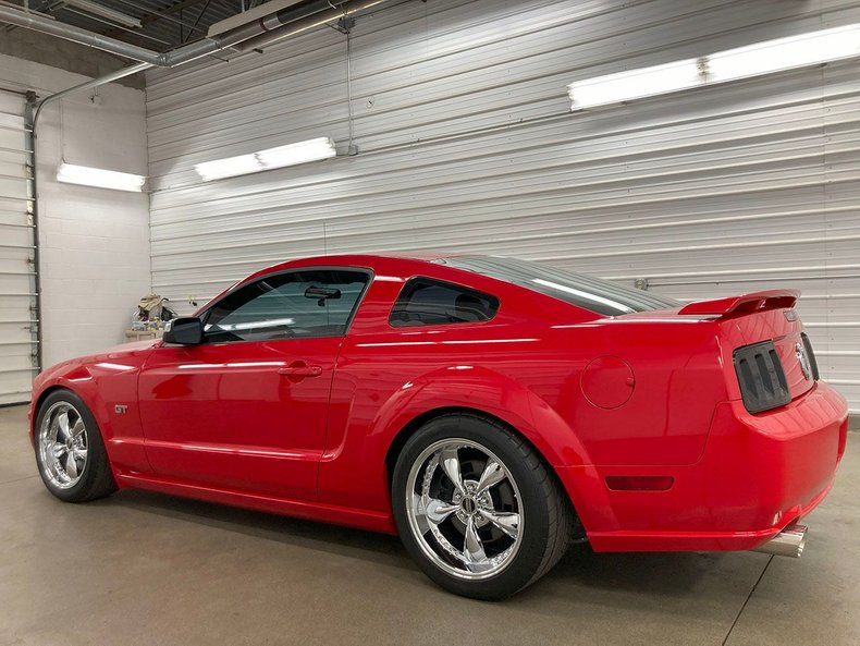 2005 Ford Mustang 10