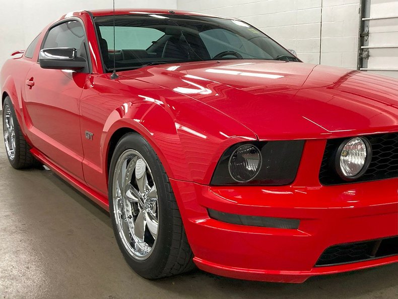 2005 Ford Mustang 14