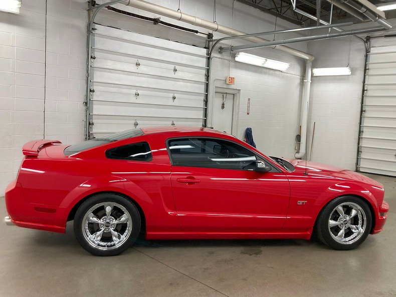 2005 Ford Mustang 63