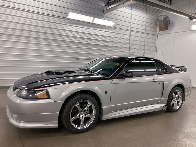 2004 Ford Mustang 2