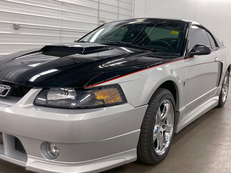 2004 Ford Mustang 17