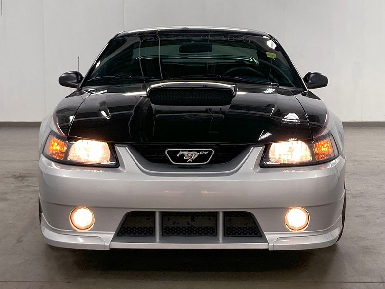 2004 Ford Mustang 21