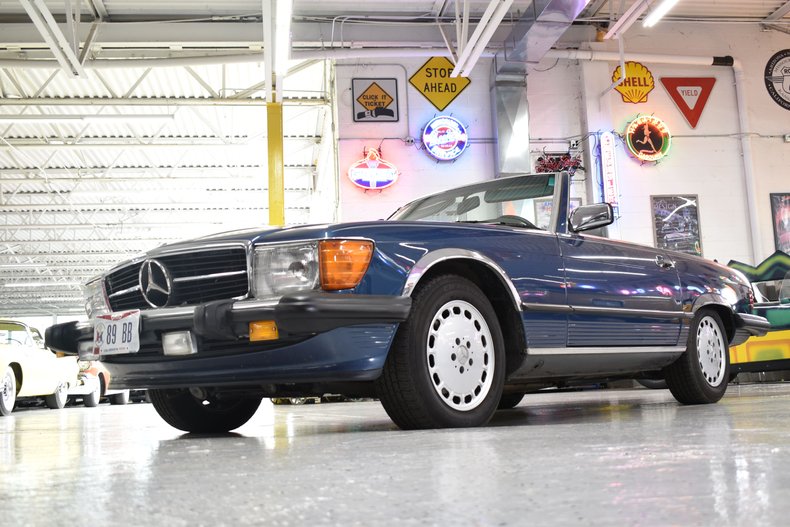1989 Mercedes-Benz 560 Series 12