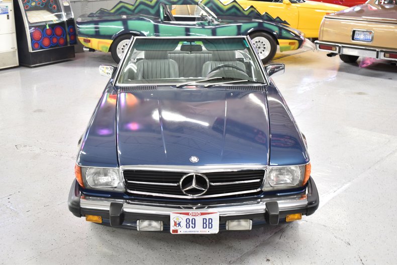 1989 Mercedes-Benz 560 Series 11