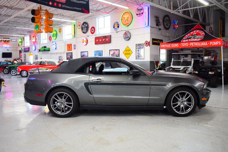 2011 Ford Mustang 82