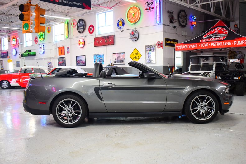 2011 Ford Mustang 31