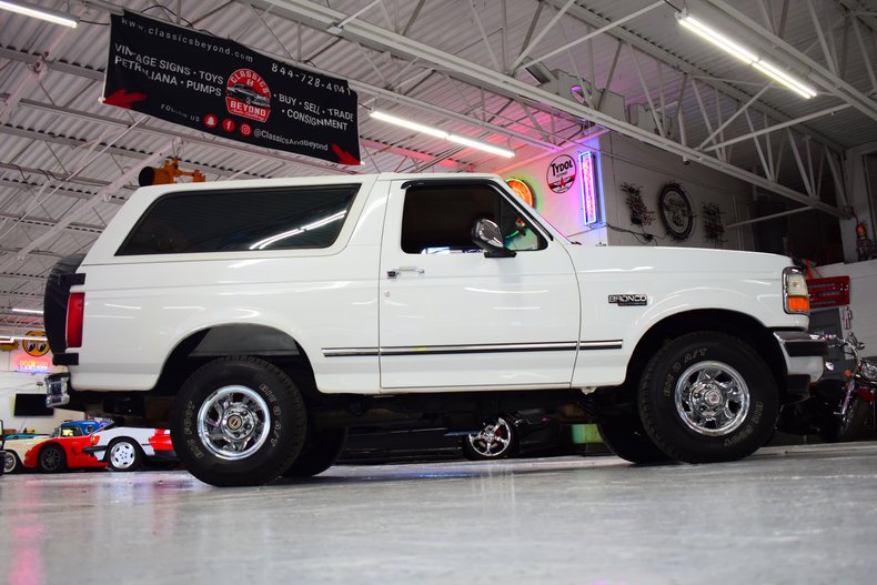 1994 Ford Bronco 33