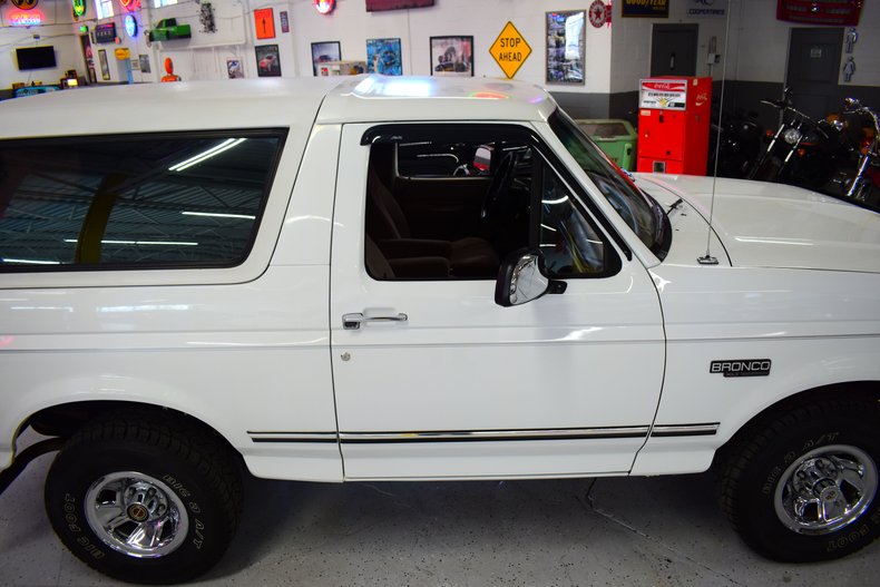 1994 Ford Bronco 35