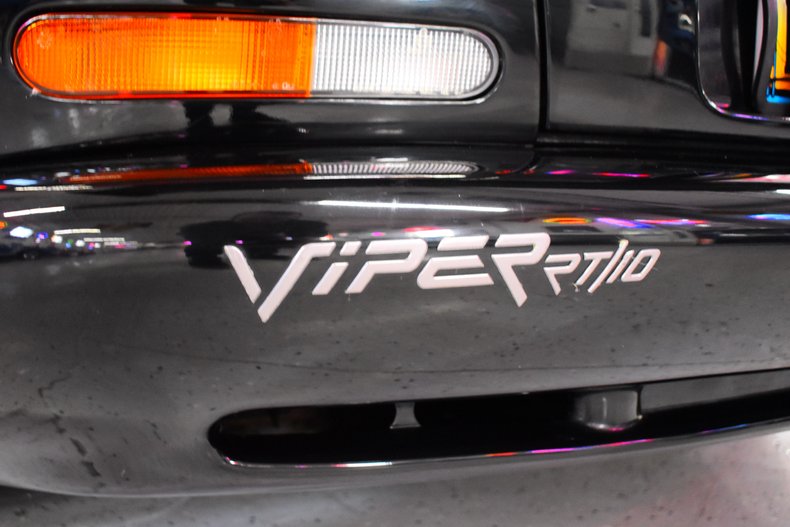 1995 Dodge Viper 36