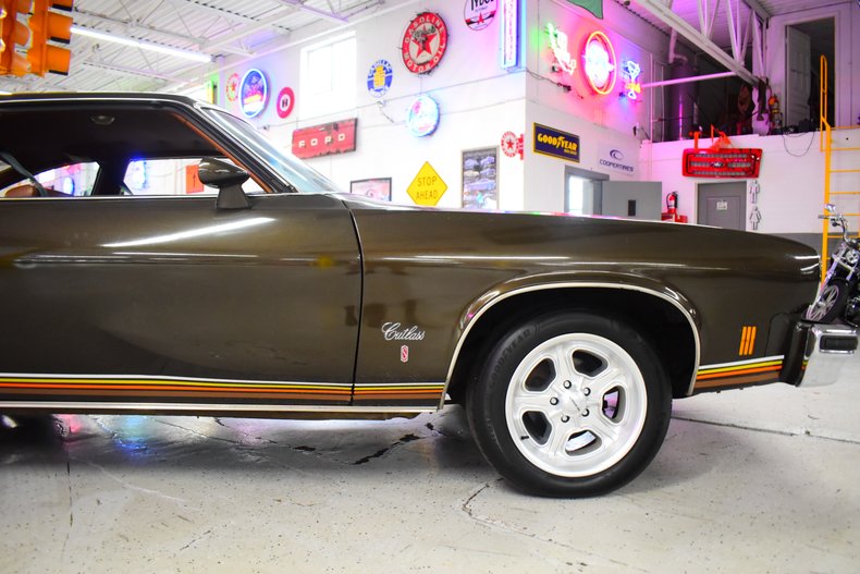 1975 Oldsmobile Cutlass 8