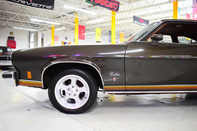 1975 Oldsmobile Cutlass 21
