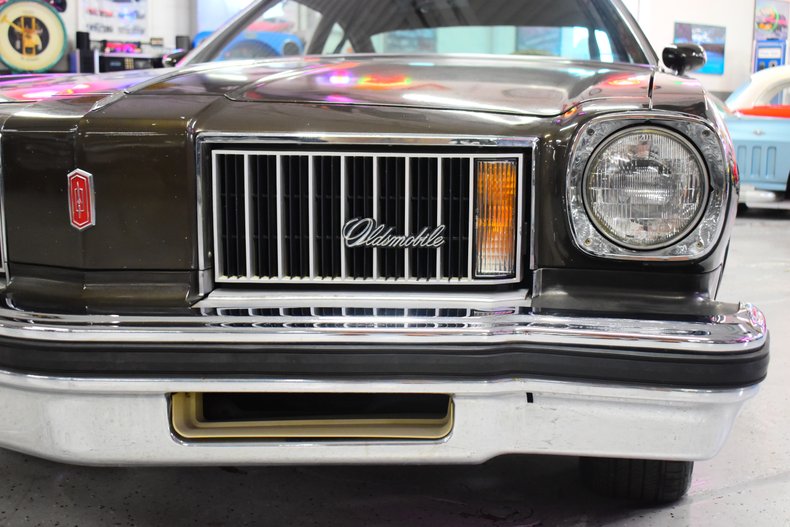 1975 Oldsmobile Cutlass 30