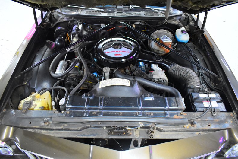 1975 Oldsmobile Cutlass 77