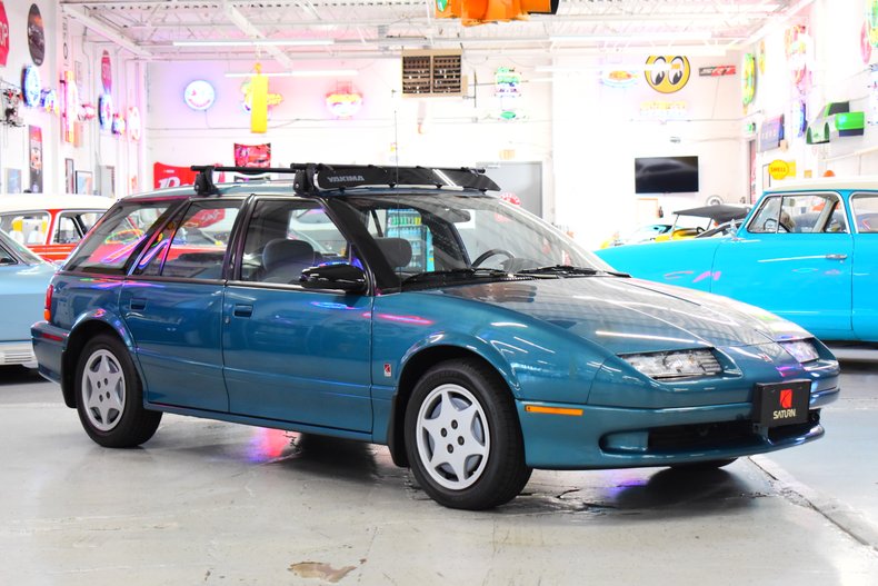 1995 Saturn S-Series SW2 Wagon 1