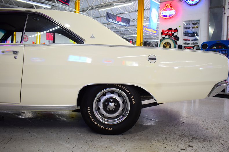 1967 Dodge Dart 22
