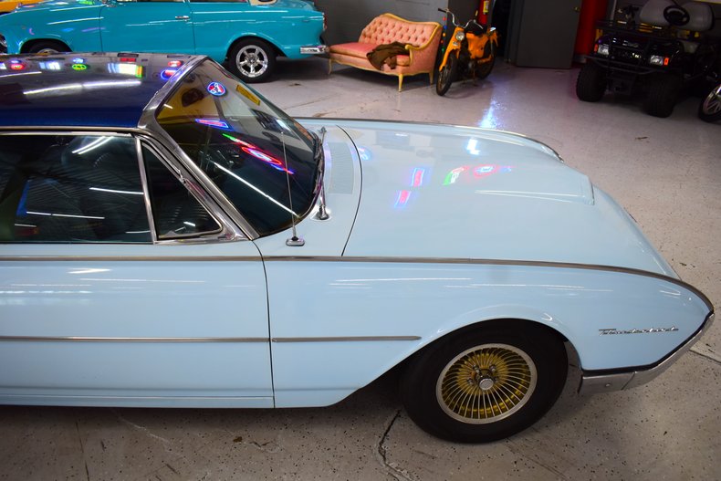 1962 Ford Thunderbird 5