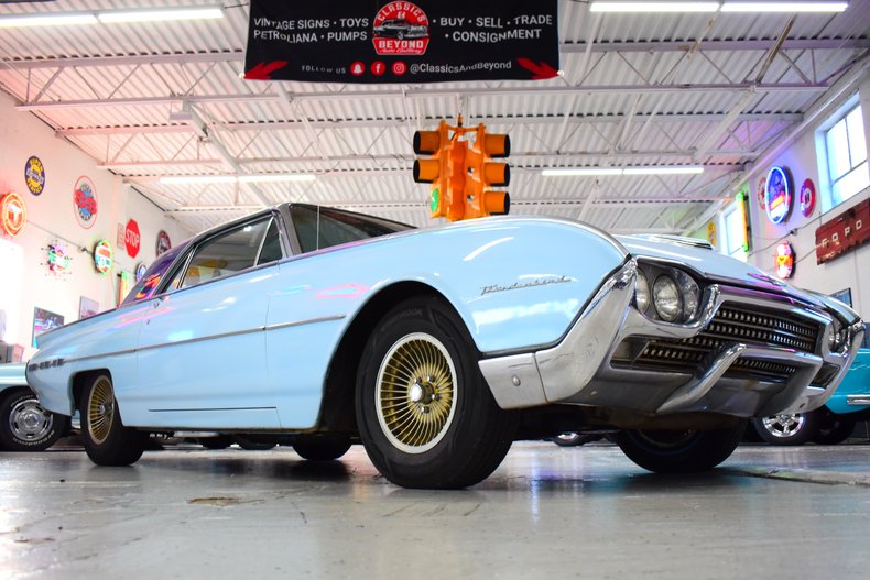 1962 Ford Thunderbird 3