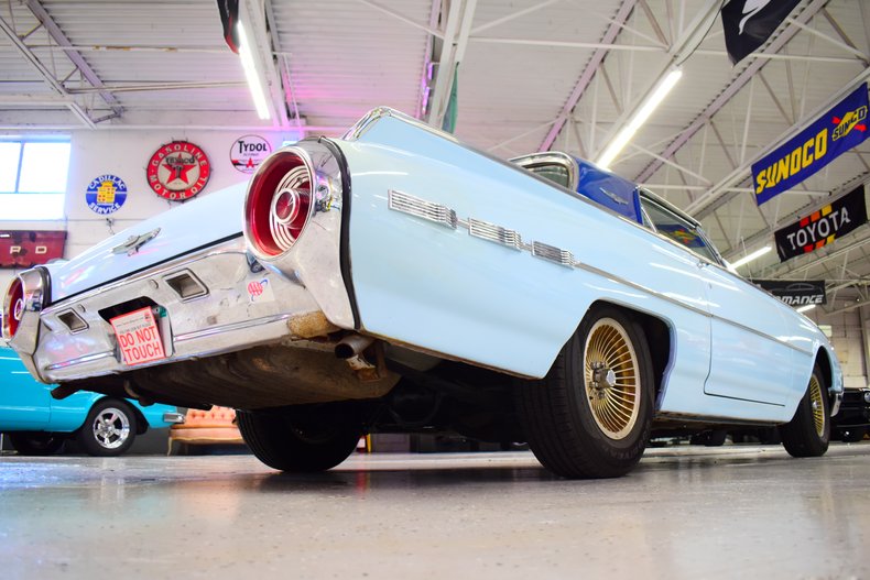 1962 Ford Thunderbird 11