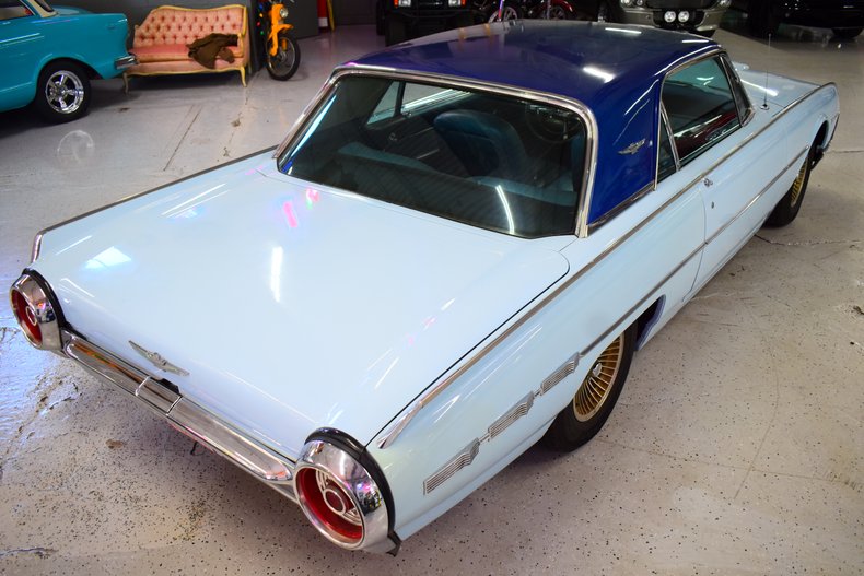 1962 Ford Thunderbird 10
