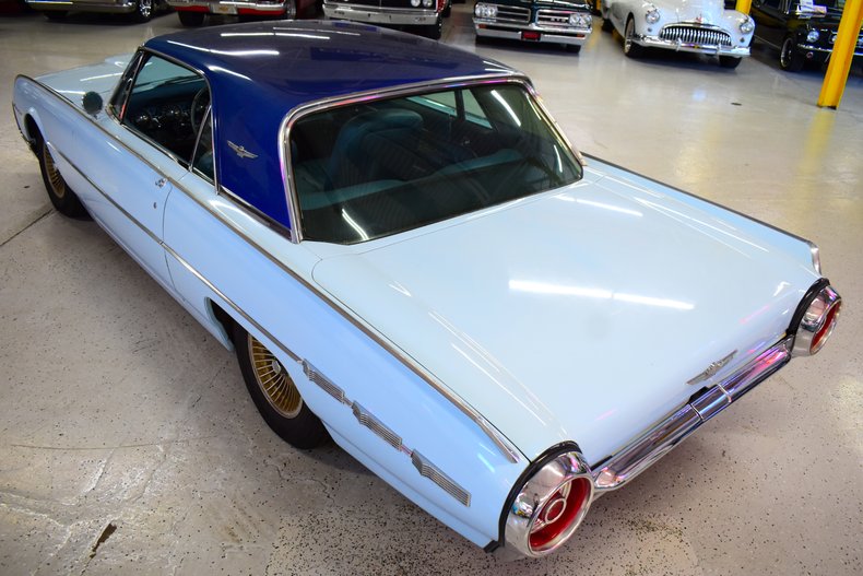 1962 Ford Thunderbird 16