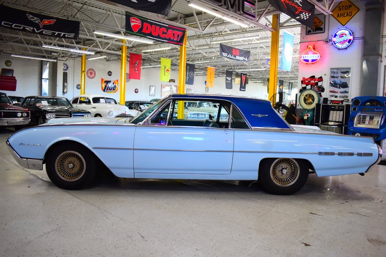 1962 Ford Thunderbird 18