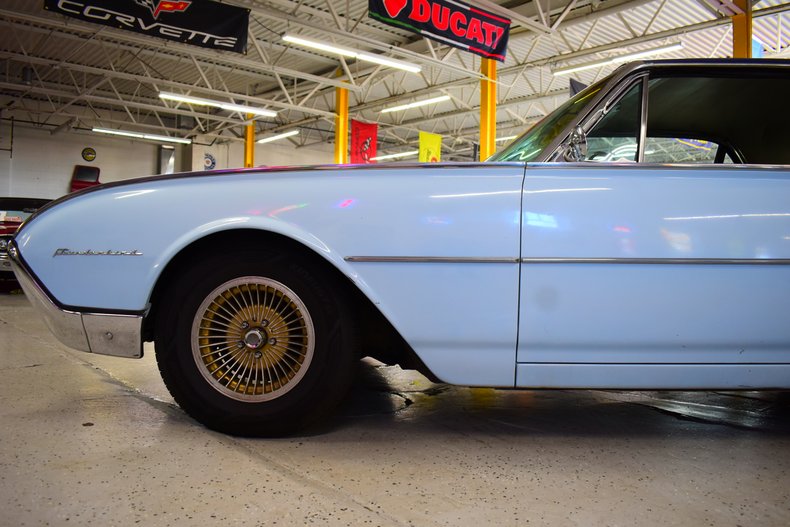 1962 Ford Thunderbird 21