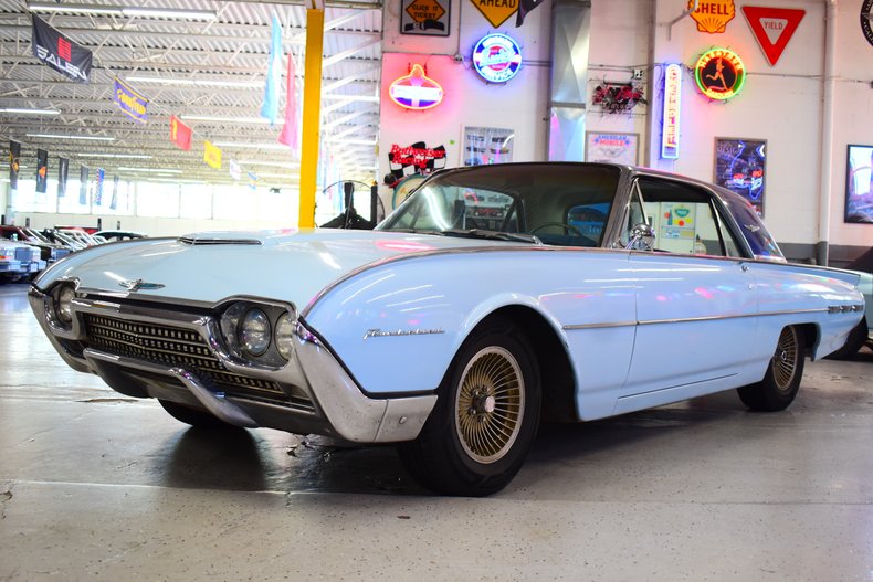 1962 Ford Thunderbird 23