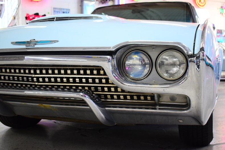 1962 Ford Thunderbird 29