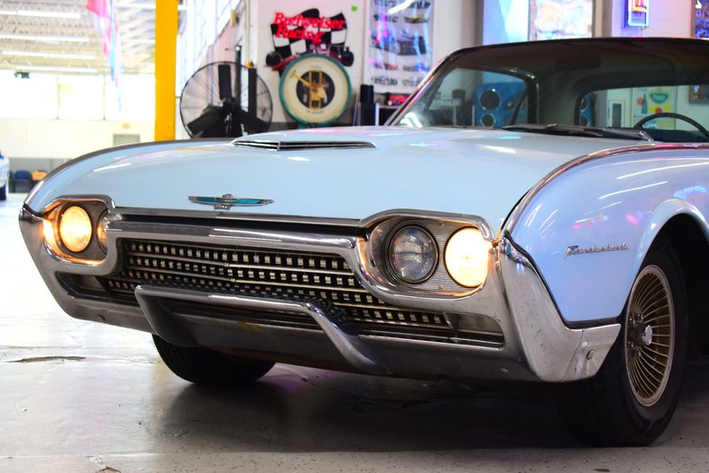 1962 Ford Thunderbird 46