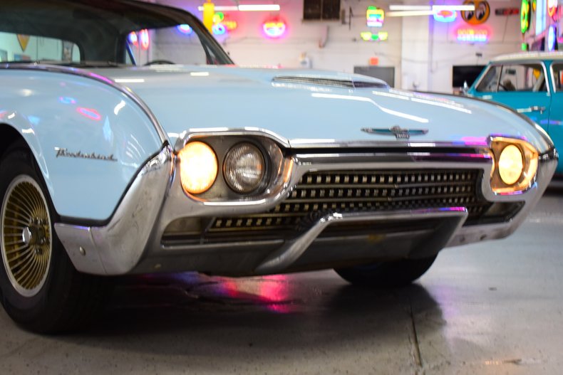 1962 Ford Thunderbird 48