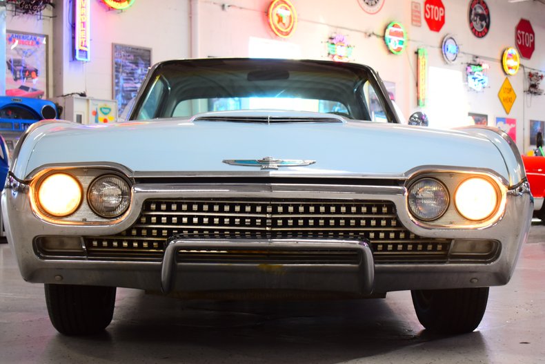 1962 Ford Thunderbird 47
