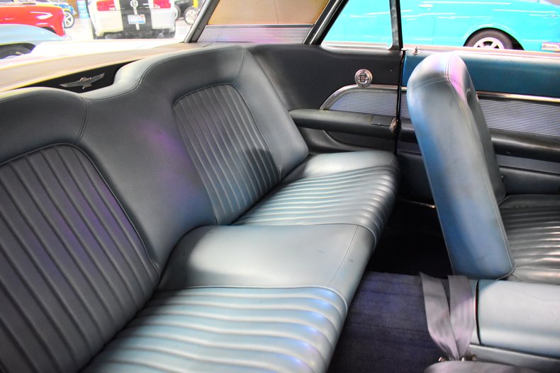1962 Ford Thunderbird 68