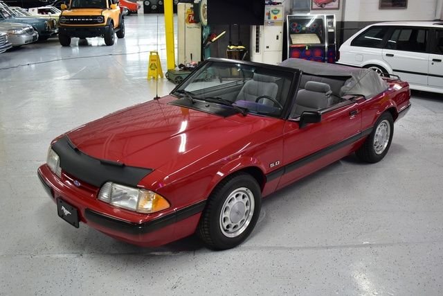 1988 Ford Mustang 7