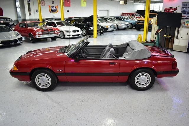 1988 Ford Mustang 9