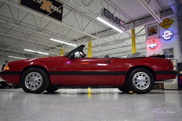 1988 Ford Mustang 10